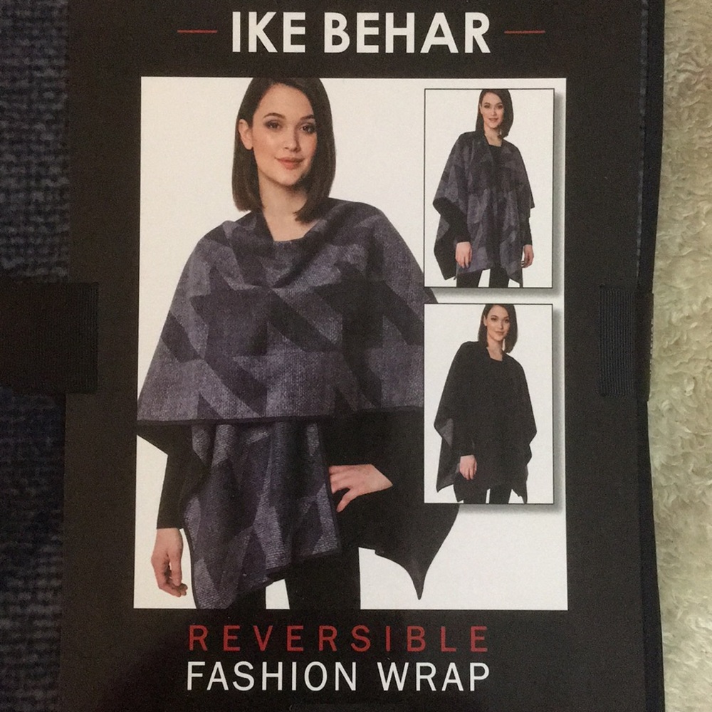 Reversible fashion wrap